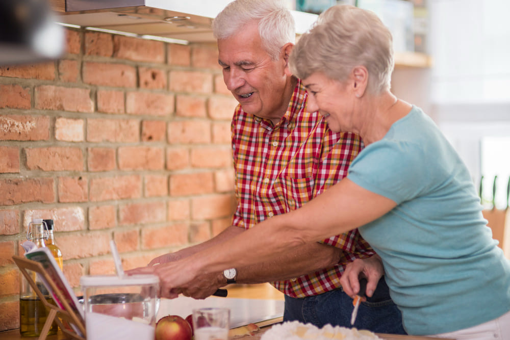 Infórmate acerca de las Actividades Instrumentales de la Vida Diaria o AIVD: qué son, ejemplos y cómo se mide la capacidad del adulto mayor sobre ellas.